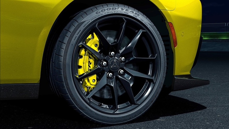 «Пчёлка» вернулась и готова всех покусать: представлен новый Dodge Charger Super Bee