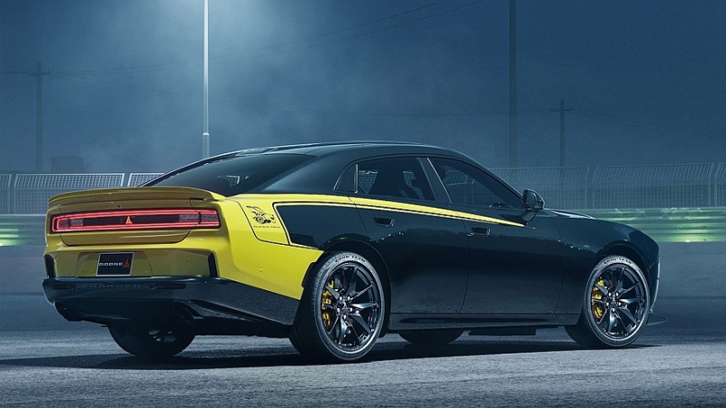 «Пчёлка» вернулась и готова всех покусать: представлен новый Dodge Charger Super Bee