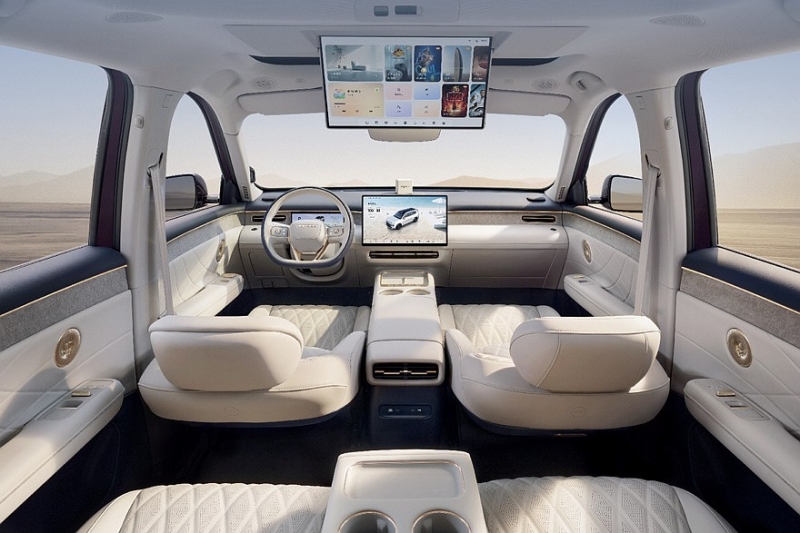 Roewe Jiayue 07: дизайн от бывшего стилиста BMW и VW, богатое оснащение, недорого