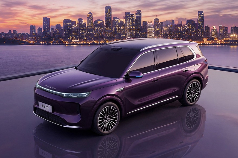 Roewe Jiayue 07: дизайн от бывшего стилиста BMW и VW, богатое оснащение, недорого