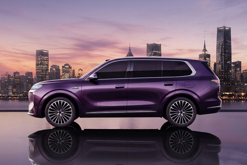 Roewe Jiayue 07: дизайн от бывшего стилиста BMW и VW, богатое оснащение, недорого