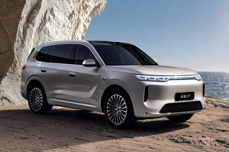 Roewe Jiayue 07: дизайн от бывшего стилиста BMW и VW, богатое оснащение, недорого