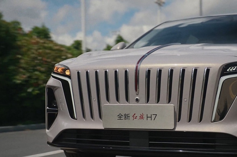 Седан Hongqi H7 нового поколения предложен с полным приводом