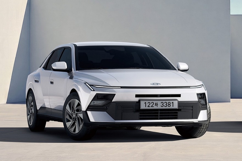 Седан Hyundai Elantra нового поколения с крутым дизайном: продажи начались
