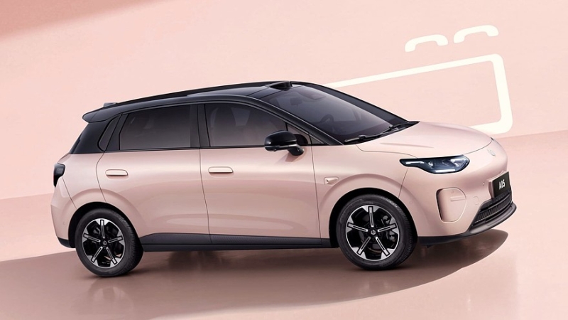 Современно, уютно, просторно и очень дёшево: хэтчбек Leapmotor A05 выходит на рынок