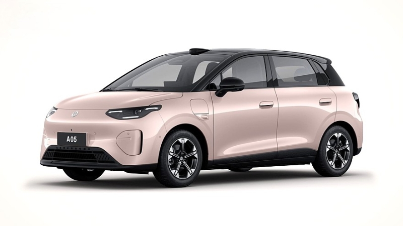 Современно, уютно, просторно и очень дёшево: хэтчбек Leapmotor A05 выходит на рынок