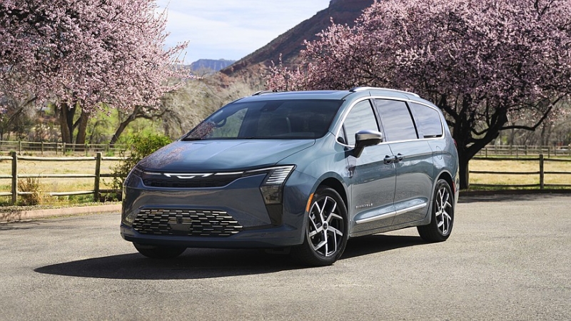 Chrysler снизил цены на недавно представленный обновлённый минивэн Pacifica