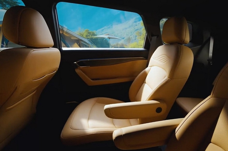 Geely полностью раскрыла дизайн обновлённого кроссовера Okavango