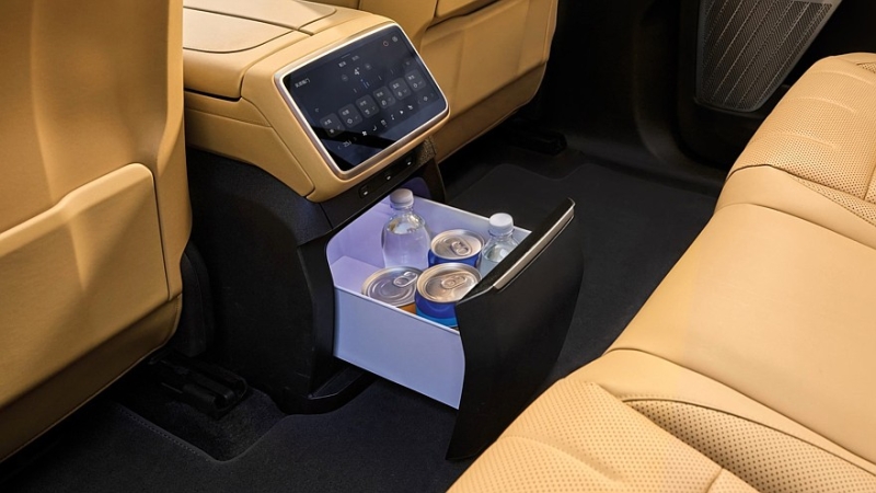 Кроссовер Onvo L80 с рекордным в классе багажником готовится к выходу на рынок