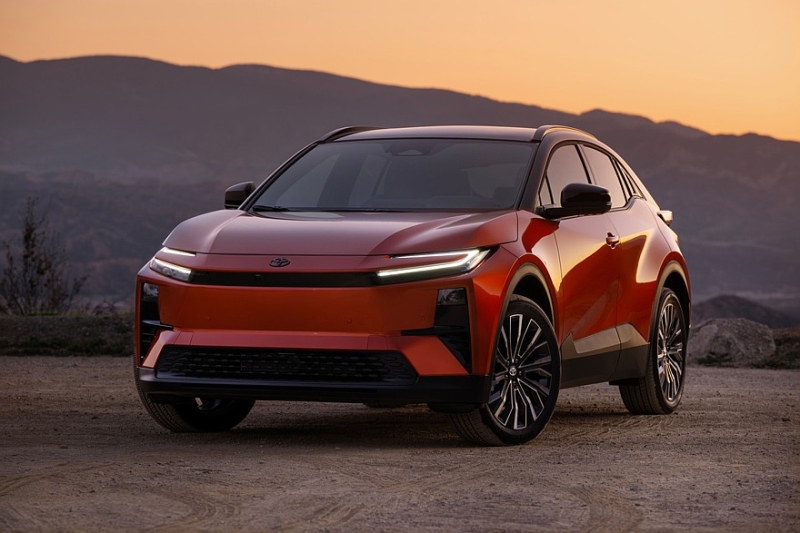 Полноприводный кроссовер Toyota C-HR: дешевле брата Subaru Uncharted в аналогичных версиях