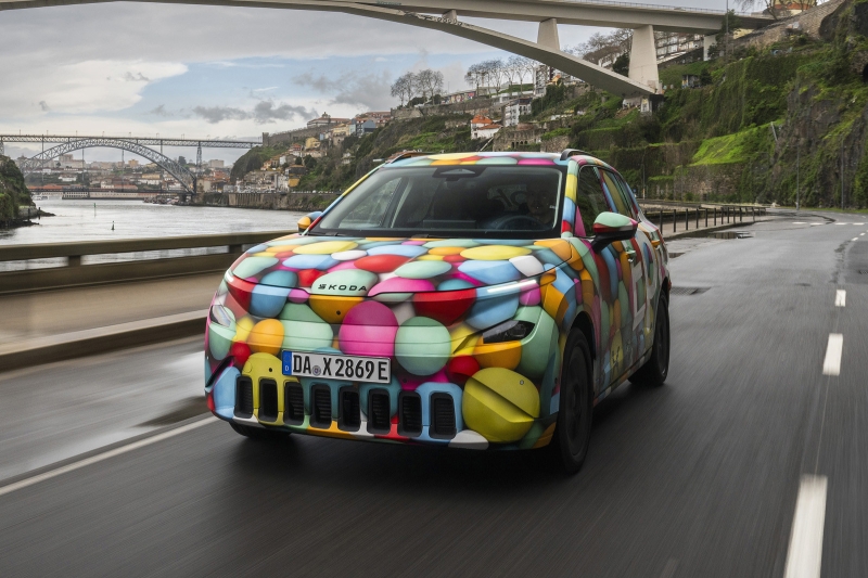 Skoda Epiq готовится к дебюту: три варианта техники и подробности о салоне